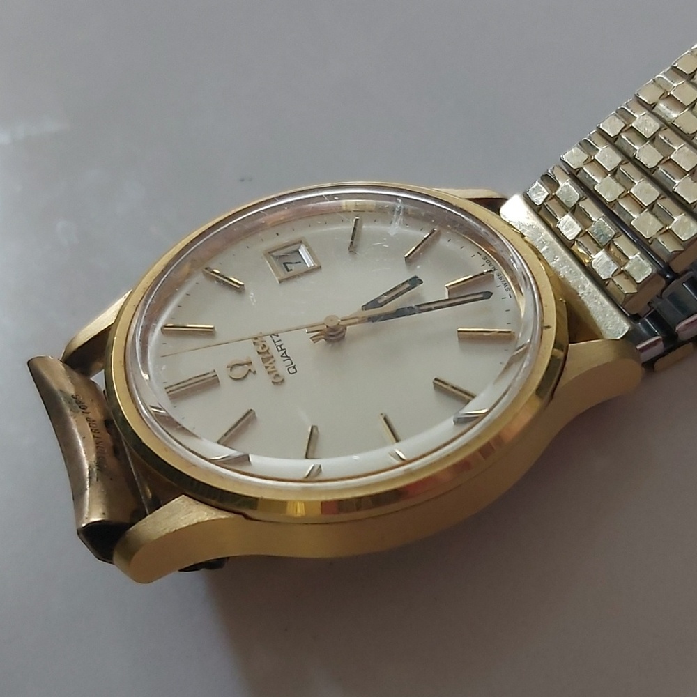 Omega Gold Quartz Watch - Picture 4 of 15